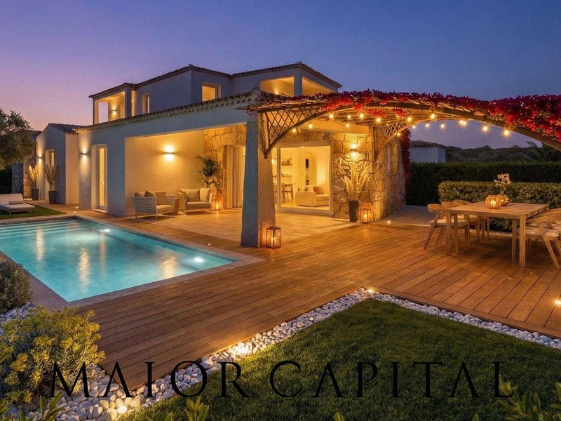 Villetta a schiera in Vendita a Loiri Porto San Paolo, 669'000&euro;, 190 m²