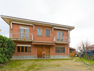 Casa Semi Indipendente in Vendita a Arignano, 125'000€, 128 m²