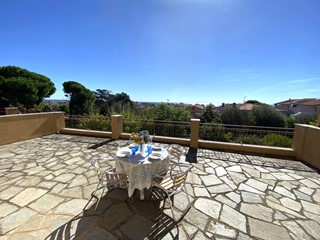 Bilocale in Vendita a Pietra Ligure, 285'000€, 68 m²
