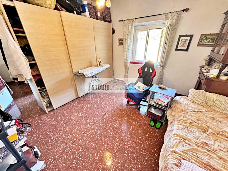 Appartamento in Vendita a Seravezza, 100'000&euro;, 115 m²