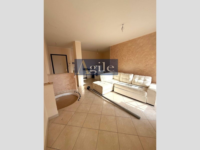 Appartamento in Vendita a Colonnella, 90'000€, 107 m²