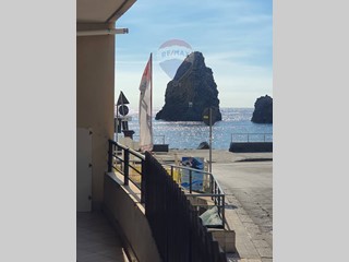 Trilocale in Affitto a Aci Castello, 850€, 100 m²