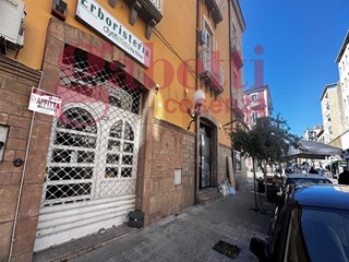 Magazzino in Affitto a Cosenza, 1'000€, 50 m²
