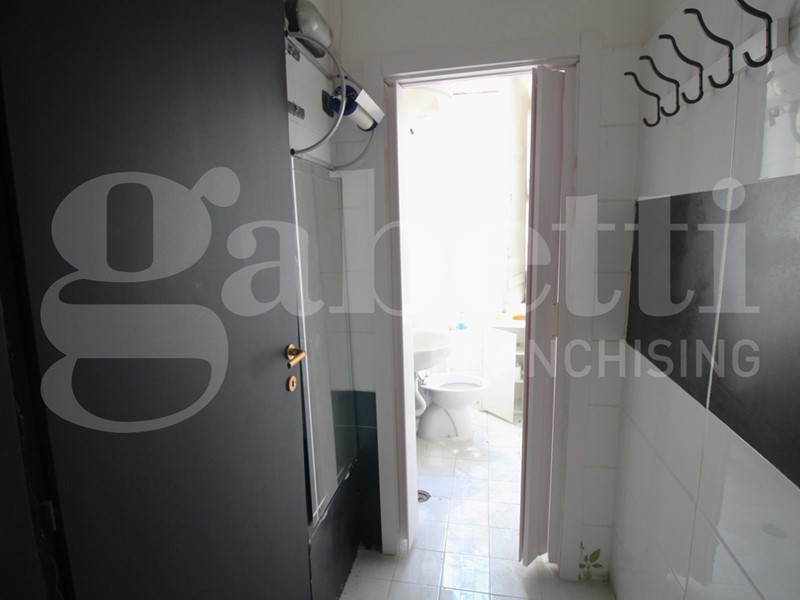 Negozio in Affitto a Arzano, 350€, 30 m²