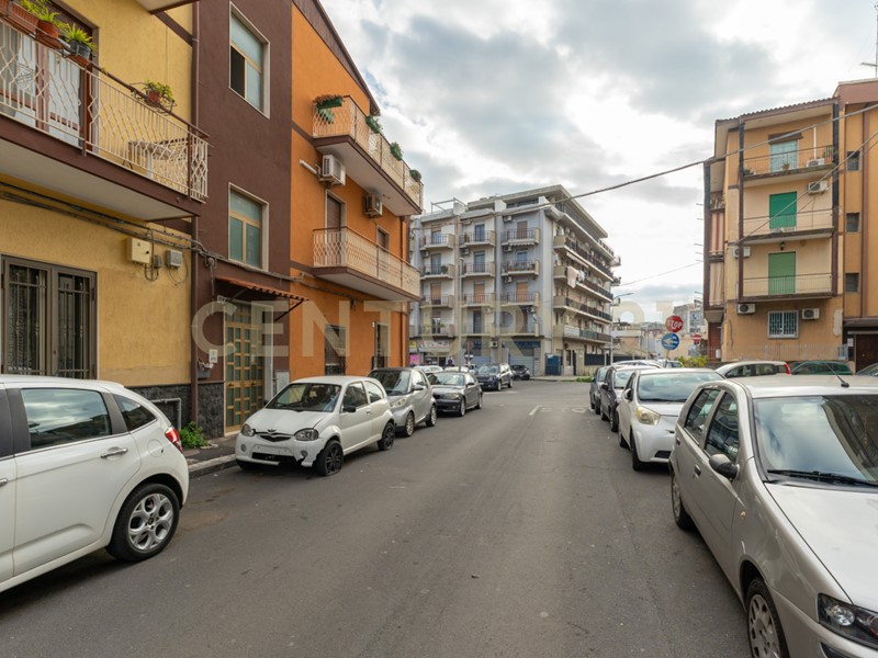 Appartamento in Vendita a Catania, 98'000&euro;, 75 m²