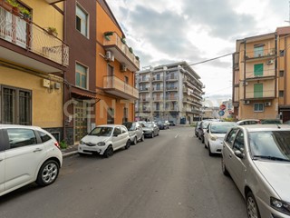 Appartamento in Vendita a Catania, 98'000&euro;, 75 m²
