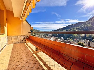 Appartamento in Vendita a Recoaro Terme, 115'000&euro;, 135 m², con Box