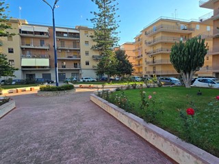Appartamento in Vendita a Siracusa, zona Tica-Tisia, 175'000€, 183 m²