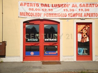 Immobile commerciale in Vendita a San Giovanni Lupatoto, 227'000€, 521 m²