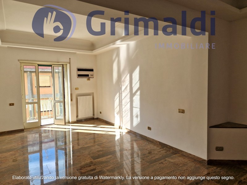 Trilocale in Affitto a Napoli, 1'750€, 110 m²
