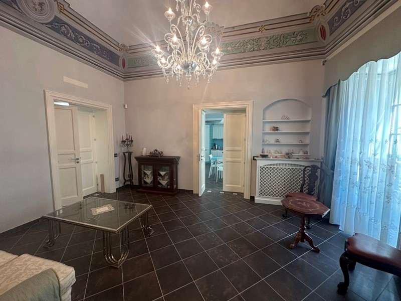 Villa in Affitto a Modica, zona MODICA BASSA, 860€, 190 m², arredato