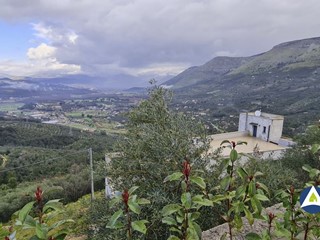 Attività commerciale in Vendita a Sonnino, 97'790€, 5635 m²