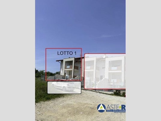 Villetta a schiera in Vendita a Formia, 103'875€, 186 m²