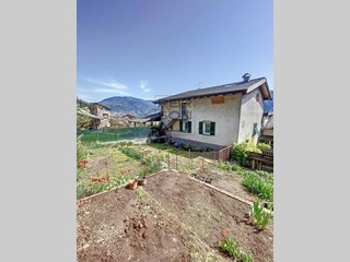 Casa Indipendente in Vendita a Cembra Lisignago, 90'000€, 267 m²