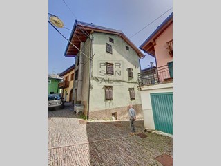 Casa Indipendente in Vendita a Cembra Lisignago, 68'000€, 143 m²