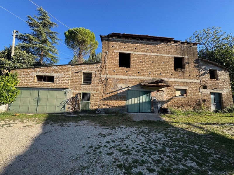 Terreno edificabile in Vendita a Terni, 250'000€, 5000 m²