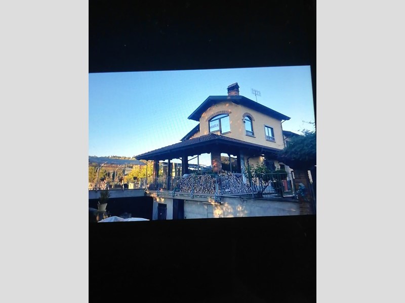 Villa in Vendita a Borgo San Dalmazzo, zona via monte bersaio n 11, 465'000€, 400 m², arredato