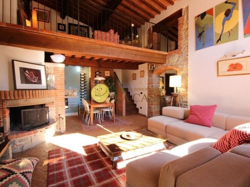 Casa Indipendente in Vendita a Reggello, zona Leccio, 290'000€, 88 m², arredato