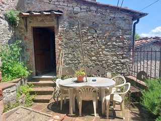 Casa Indipendente in Vendita a Pescaglia, zona Colognora, 25'000€, 65 m², arredato