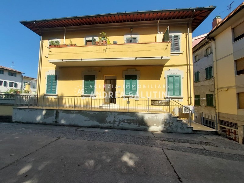 Appartamento in Vendita a Santa Croce sull'Arno, 85'000€, 90 m², arredato, con Box