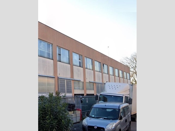 Laboratorio in Vendita a Pieve Emanuele, 159'000€, 318 m²