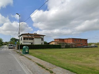 Capannone in Vendita a San Giuliano Terme, zona Gello, 309'375€, 805 m²