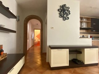 Trilocale in Vendita a Ponsacco, 99'000€, 75 m², arredato
