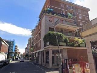 Negozio in Vendita a Bresso, 63'750€, 55 m²