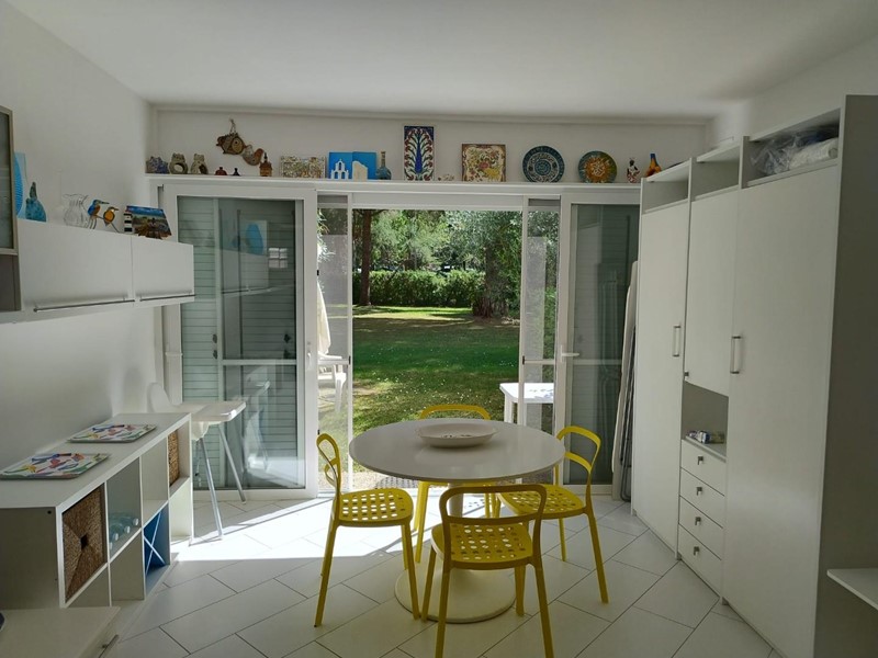 Monolocale in Vendita a Bibbona, zona Marina di Bibbona, 135'000€, 35 m², arredato