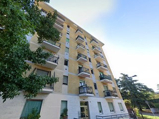 Trilocale in Vendita a Cinisello Balsamo, 93'000€, 67 m²