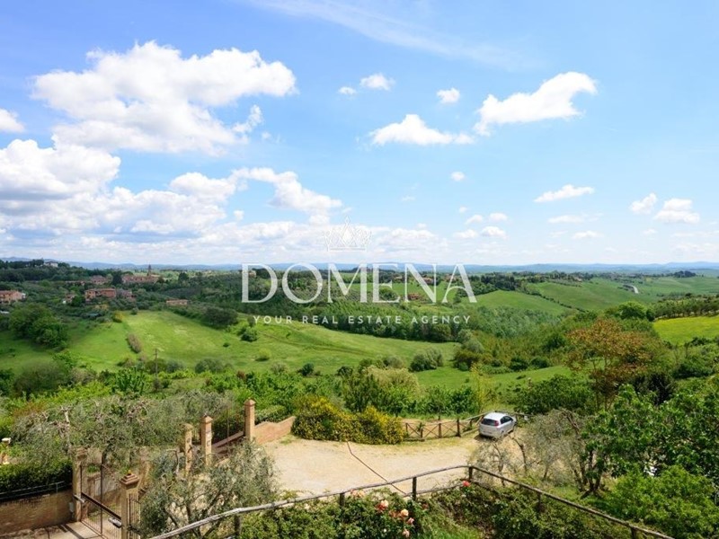 Appartamento in Vendita a Siena, 740'000€, 180 m², con Box