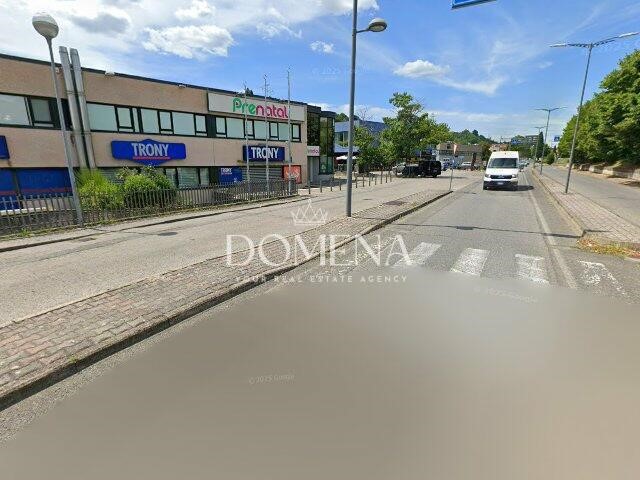 Immobile commerciale in Affitto a Siena, 1'200€, 75 m²