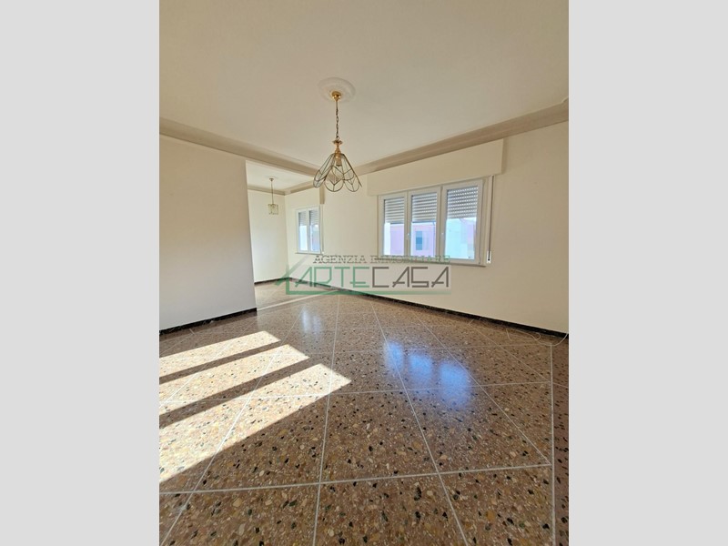 Appartamento in Affitto a Calcinaia, zona Fornacette, 950€, 140 m², con Box