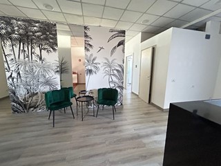 Capannone in Affitto a Pontedera, zona La Bianca, 1'800€, 245 m²