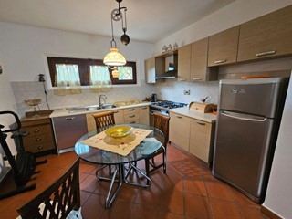 Villetta a schiera in Affitto a Cascina, zona San Lorenzo Alle Corti, 1'150€, 160 m², arredato
