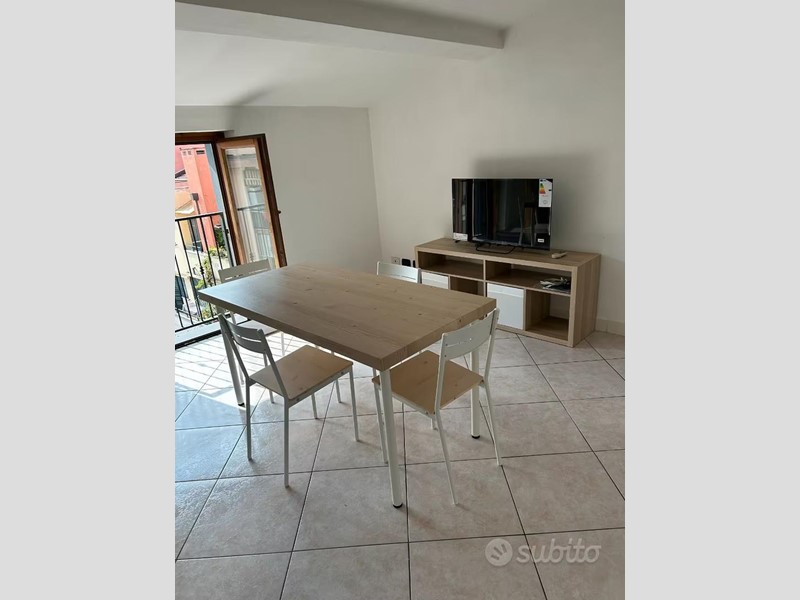 Bilocale in Affitto a Sarzana, 600€, 60 m², arredato