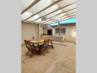 Villa bifamiliare in Vendita a Carrara, zona Marina di Carrara, 340'000€, 90 m²