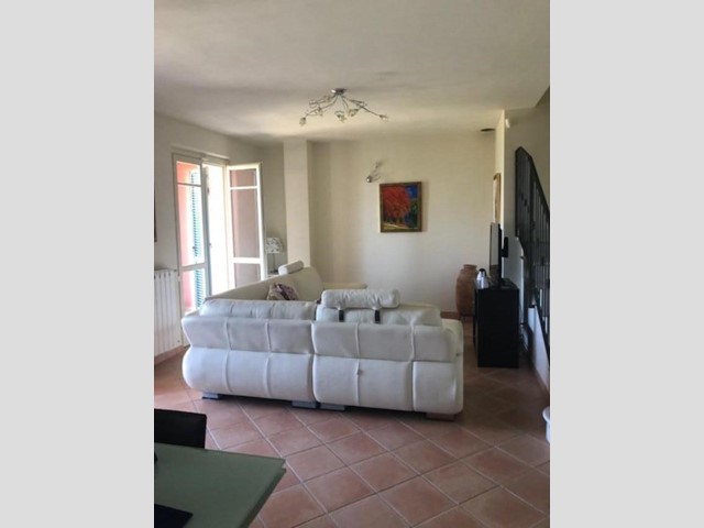 Villa bifamiliare in Vendita a Castelnuovo Magra, 383'000€, 180 m², arredato