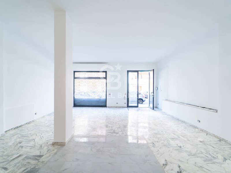 Immobile commerciale in Affitto a Acireale, 700€, 140 m²