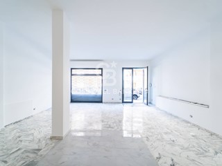 Immobile commerciale in Affitto a Acireale, 700€, 140 m²