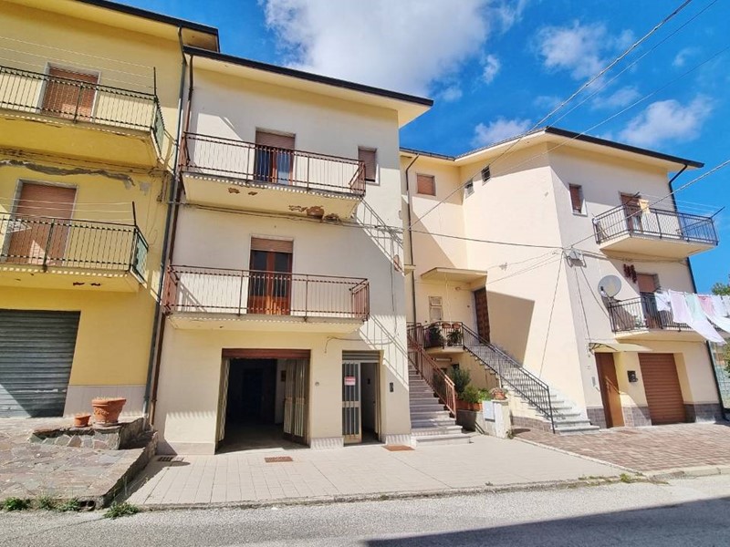 Villetta a schiera in Vendita a Anzano di Puglia, 80'000&euro;, 256 m²