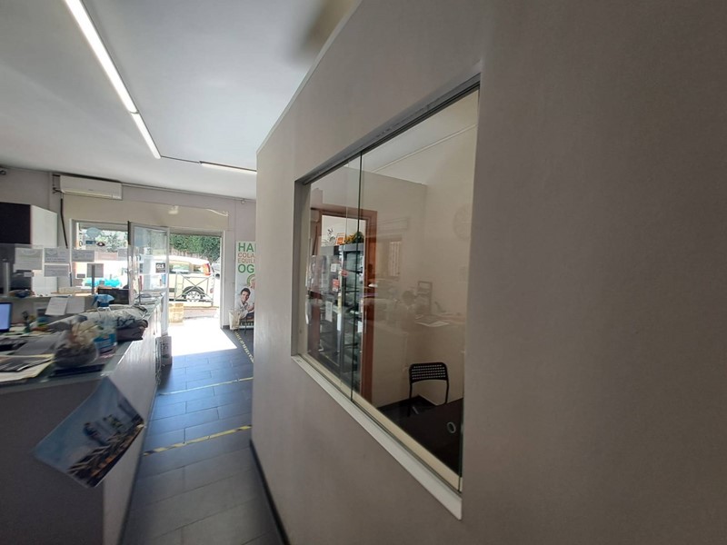 Ufficio in Affitto a Ariccia, 250€, 8 m²