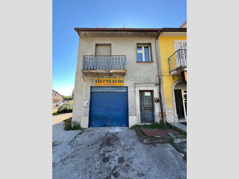 Trilocale in Vendita a Avellino, 65'000&euro;, 80 m²
