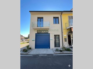 Trilocale in Vendita a Avellino, 53'000&euro;, 80 m²
