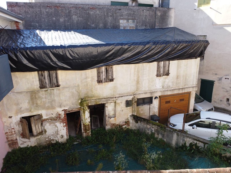 Casa Semi Indipendente in Vendita a Bassano del Grappa, 130'000€, 99 m²