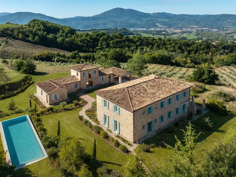 Rustico in Vendita a Umbertide, 1'280'000€, 1300 m²