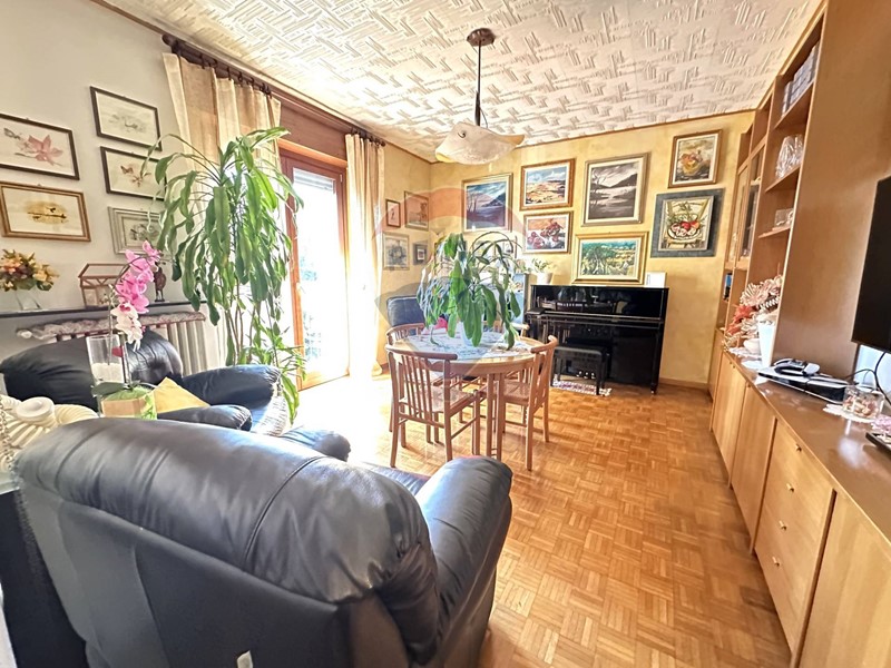 Trilocale in Vendita a Varese, 120'000€, 93 m²