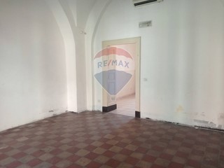 Negozio in Affitto a San Pietro Clarenza, 350€, 34 m²
