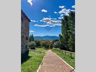 Casa Indipendente in Vendita a San Potito Sannitico, 98'000€, 224 m²