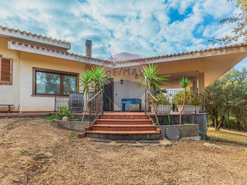 Villa in Vendita a Sennori, 299'900€, 190 m²